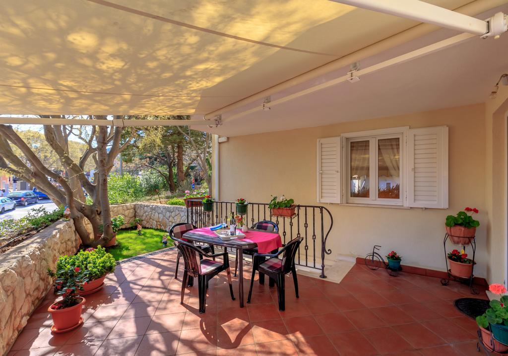 Leona & Borna's Lapad Apartma *