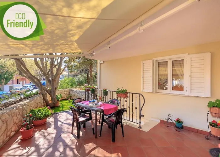 Leona & Borna\'S Central Lapad Suites